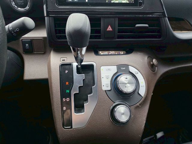 TOYOTA豐田 SIENTA  第9張相片