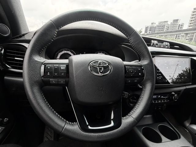 TOYOTA豐田 HILUX  第9張相片