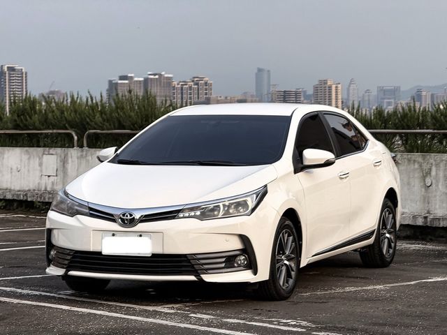 TOYOTA豐田 ALTIS  第2張相片