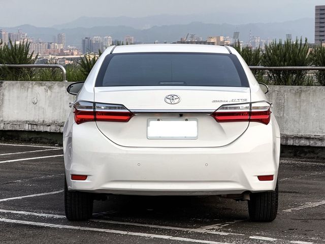 TOYOTA豐田 ALTIS  第3張相片