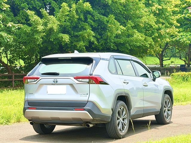 TOYOTA豐田 RAV4  第17張相片