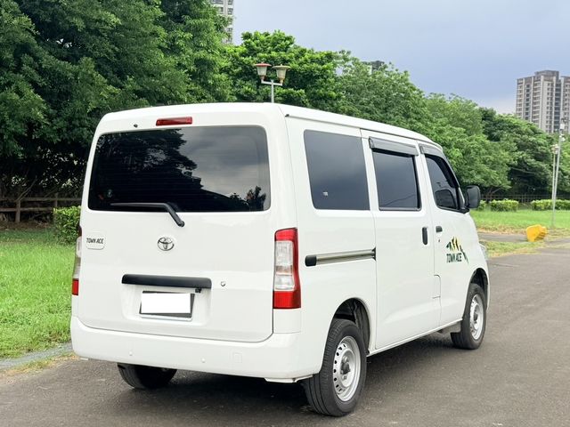 TOYOTA豐田 TOWN ACE  第12張相片