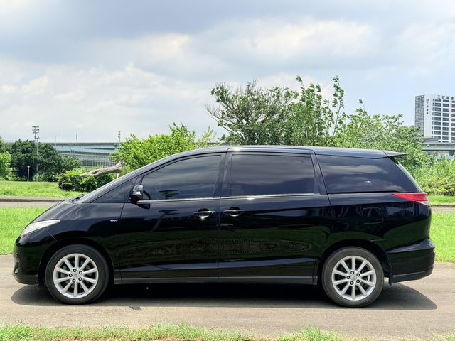 TOYOTA豐田 PREVIA  第2張相片