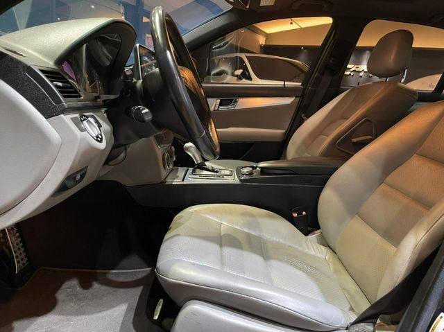 M-BENZ賓士 C300  第10張相片