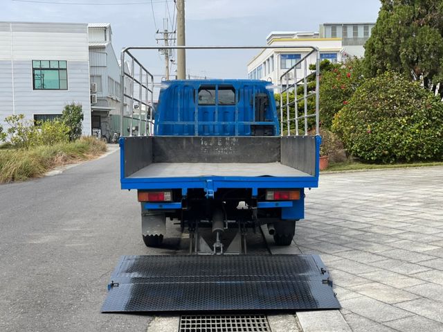 MITSUBISHI三菱 CANTER  第8張相片