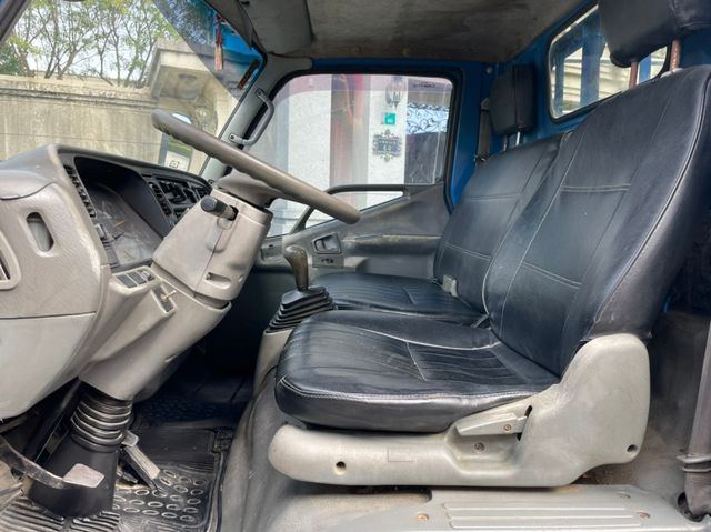 MITSUBISHI三菱 CANTER  第10張相片