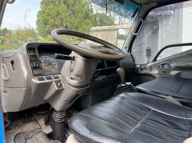 MITSUBISHI三菱 CANTER  第11張相片
