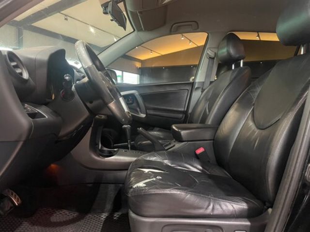 TOYOTA豐田 RAV4  第7張相片