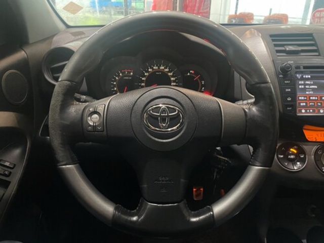 TOYOTA豐田 RAV4  第8張相片