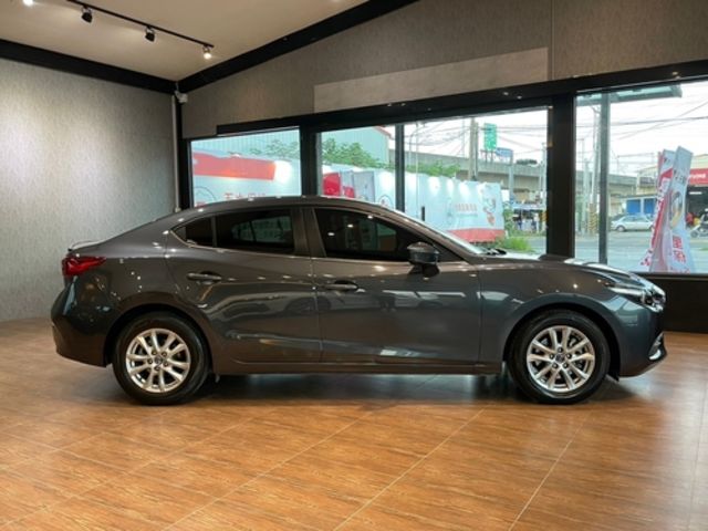 MAZDA馬自達 MAZDA 3  第4張相片