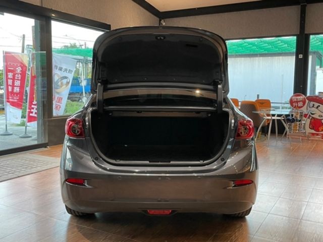 MAZDA馬自達 MAZDA 3  第8張相片