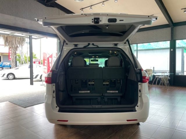 TOYOTA豐田 SIENNA  第3張相片