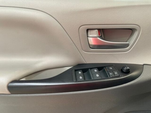 TOYOTA豐田 SIENNA  第8張相片