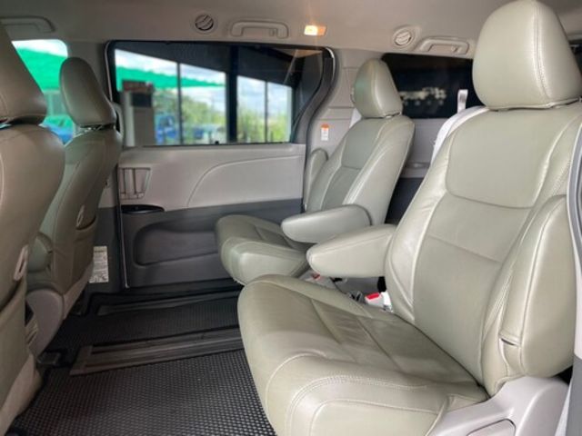 TOYOTA豐田 SIENNA  第16張相片