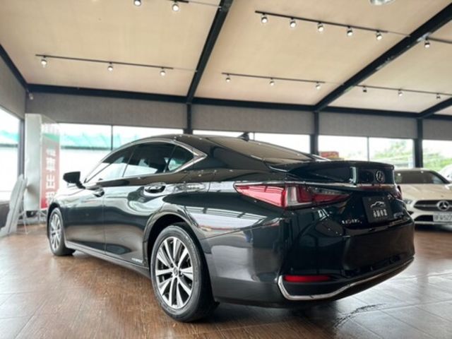 LEXUS凌志 ES300H  第2張相片