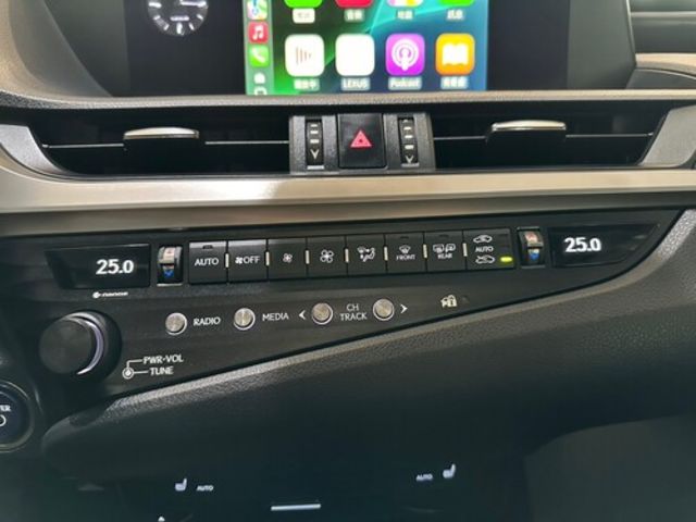 LEXUS凌志 ES300H  第15張相片