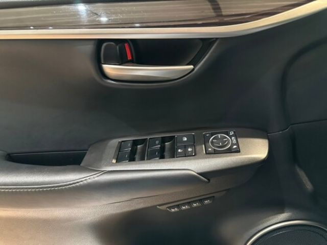 LEXUS凌志 NX300H  第8張相片