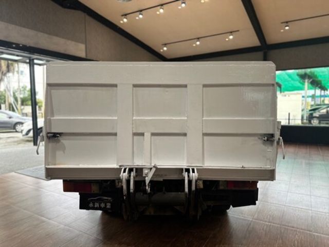 MITSUBISHI三菱 CANTER  第6張相片