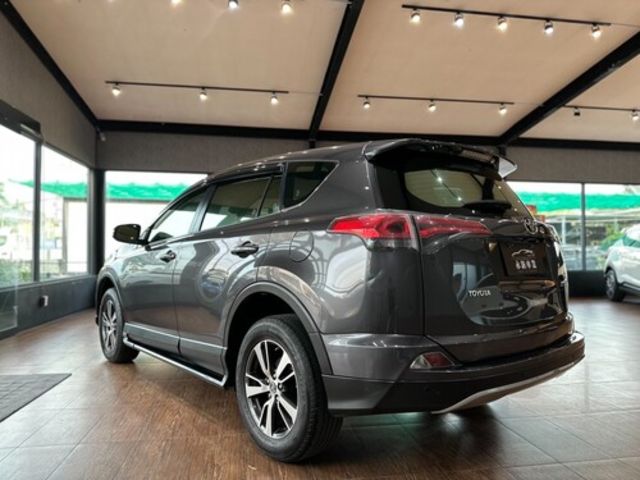 TOYOTA豐田 RAV4  第2張相片