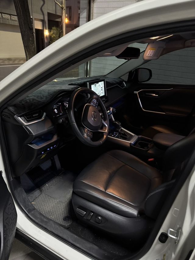 TOYOTA豐田 RAV4  第6張相片