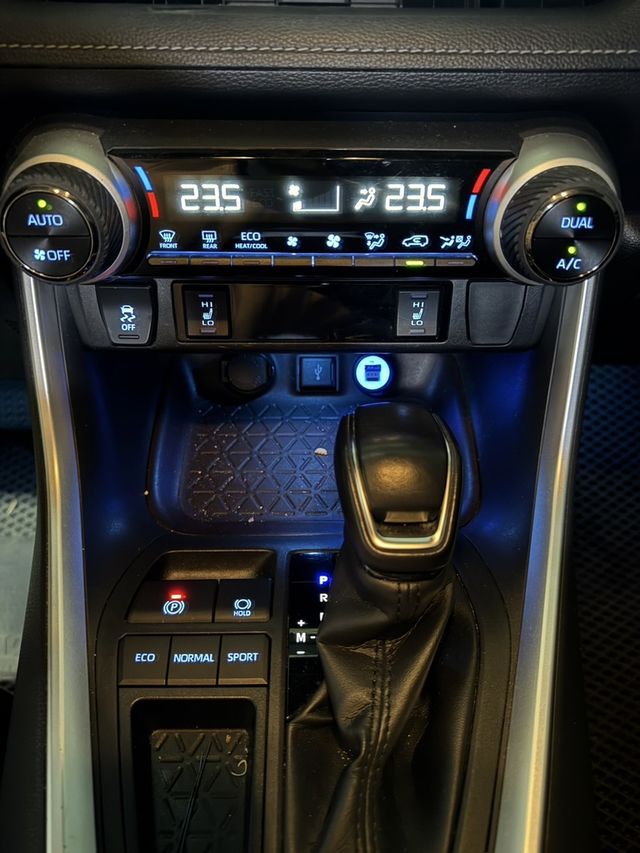 TOYOTA豐田 RAV4  第10張相片