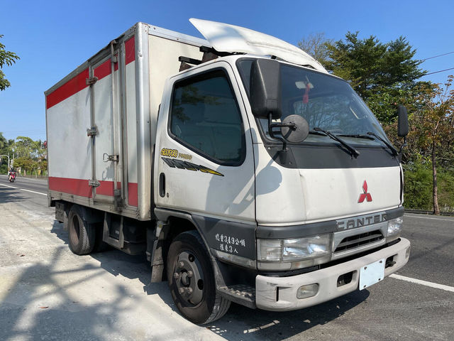MITSUBISHI三菱 CANTER  第3張相片
