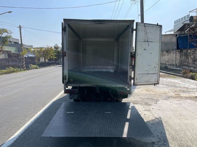 MITSUBISHI三菱 CANTER  第9張相片