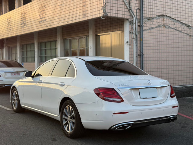 M-BENZ賓士 E220D  第3張相片