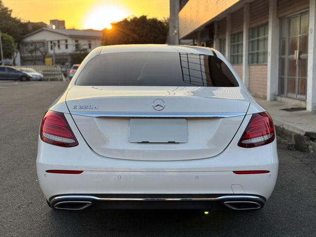 M-BENZ賓士 E220D  第4張相片