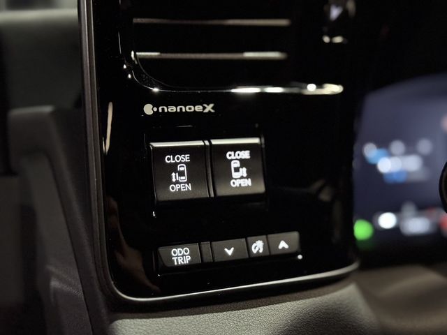 LEXUS凌志 LM350H  第19張相片