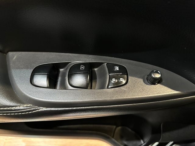 NISSAN日產 TIIDA  第11張相片