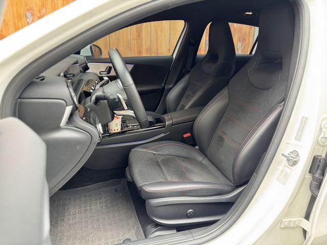 M-BENZ賓士 A180  第7張相片