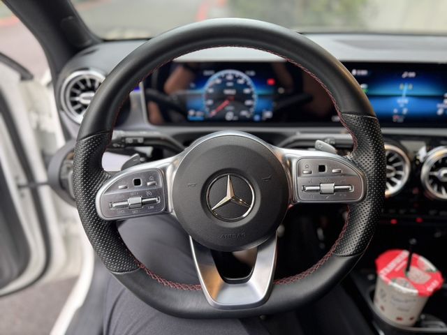 M-BENZ賓士 A180  第9張相片