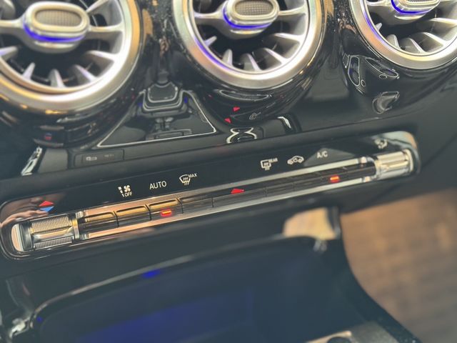 M-BENZ賓士 A180  第15張相片