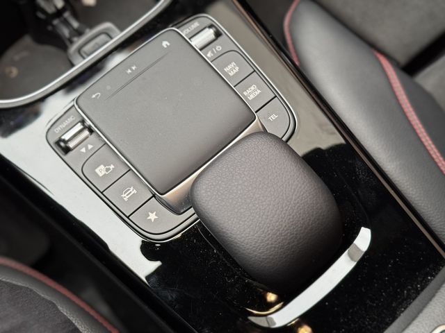 M-BENZ賓士 A180  第16張相片