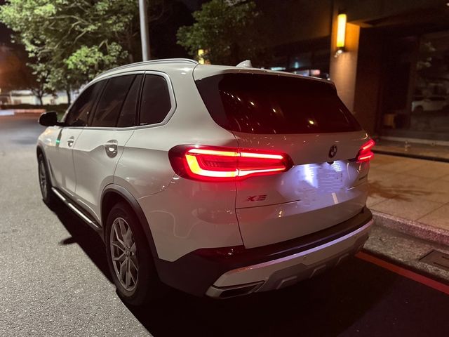 BMW寶馬 X5 XDRIVE25D  第2張相片