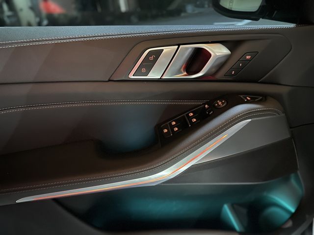 BMW寶馬 X5 XDRIVE25D  第6張相片