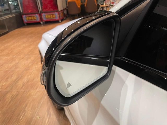 M-BENZ賓士 C450  第5張相片