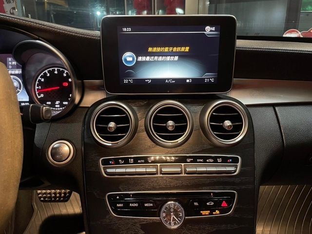 M-BENZ賓士 C450  第16張相片