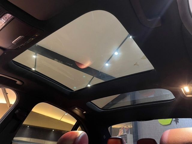 M-BENZ賓士 C450  第19張相片