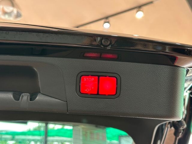 M-BENZ賓士 GLC300  第3張相片
