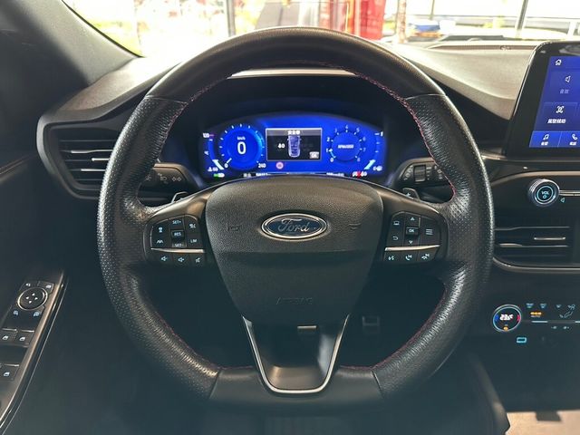 FORD福特 KUGA  第17張相片