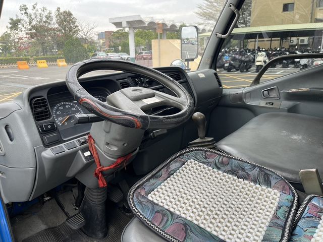 MITSUBISHI三菱 CANTER  第17張相片