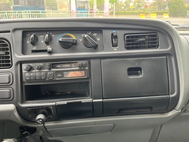 MITSUBISHI三菱 CANTER  第21張相片