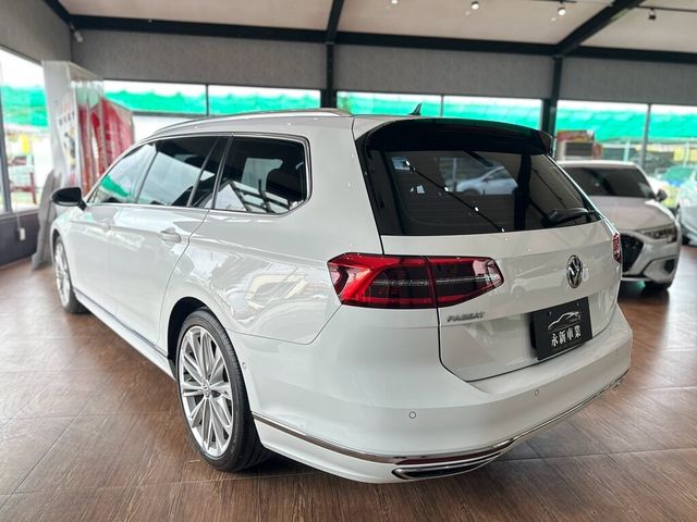 VOLKSWAGEN福斯 PASSAT VARIANT  第3張相片