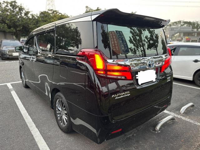 TOYOTA豐田 ALPHARD  第2張相片