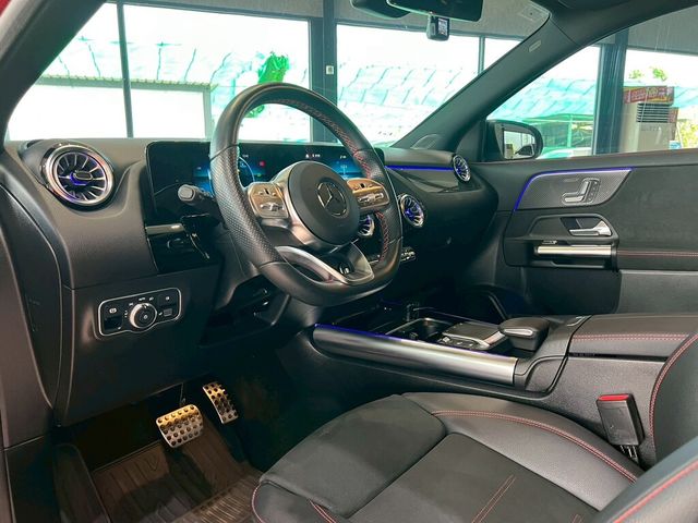 M-BENZ賓士 GLA180  第8張相片