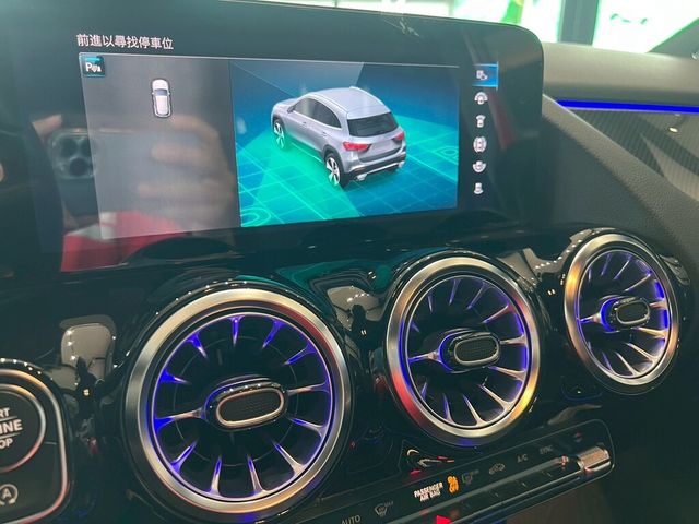 M-BENZ賓士 GLA180  第12張相片