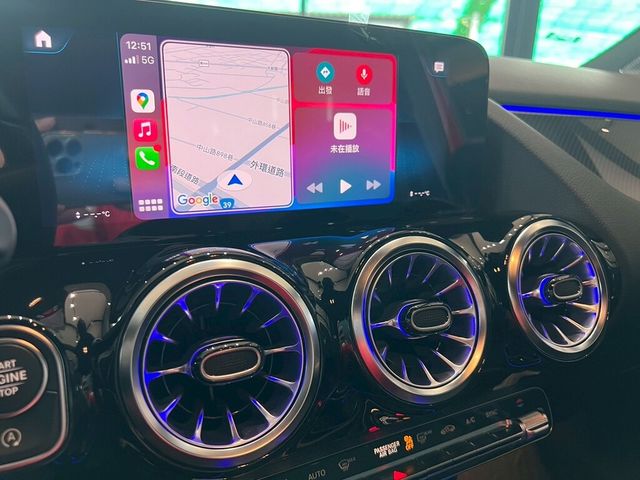 M-BENZ賓士 GLA180  第13張相片