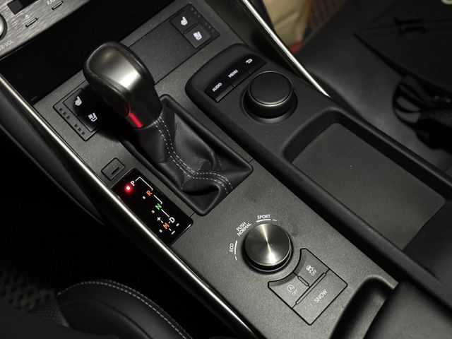 LEXUS凌志 IS 300  第12張相片